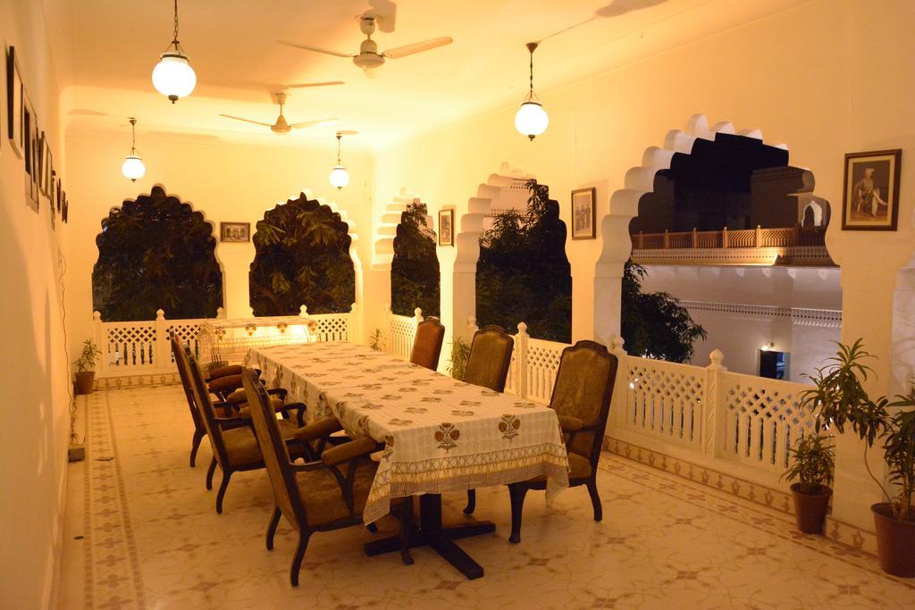 Heritage Khandwa Haveli Hotel Джайпур Екстериор снимка