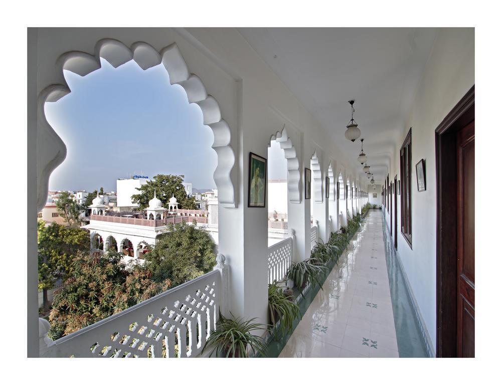 Heritage Khandwa Haveli Hotel Джайпур Екстериор снимка