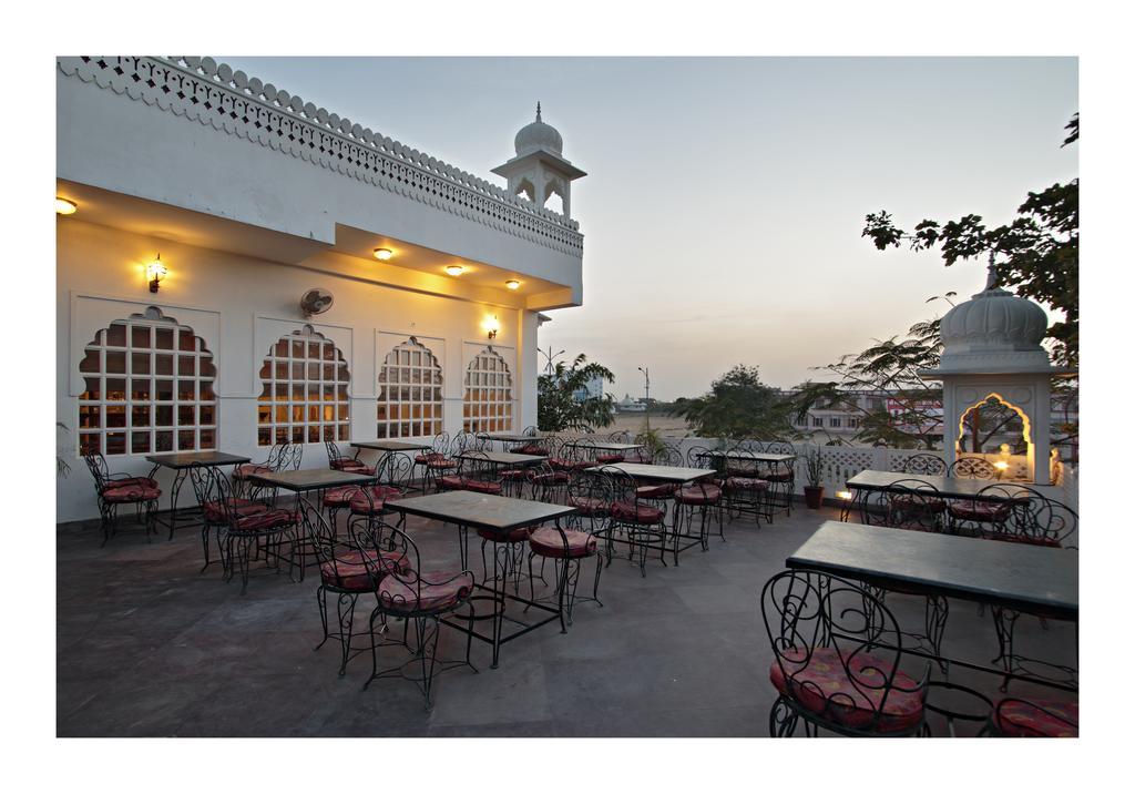 Heritage Khandwa Haveli Hotel Джайпур Екстериор снимка