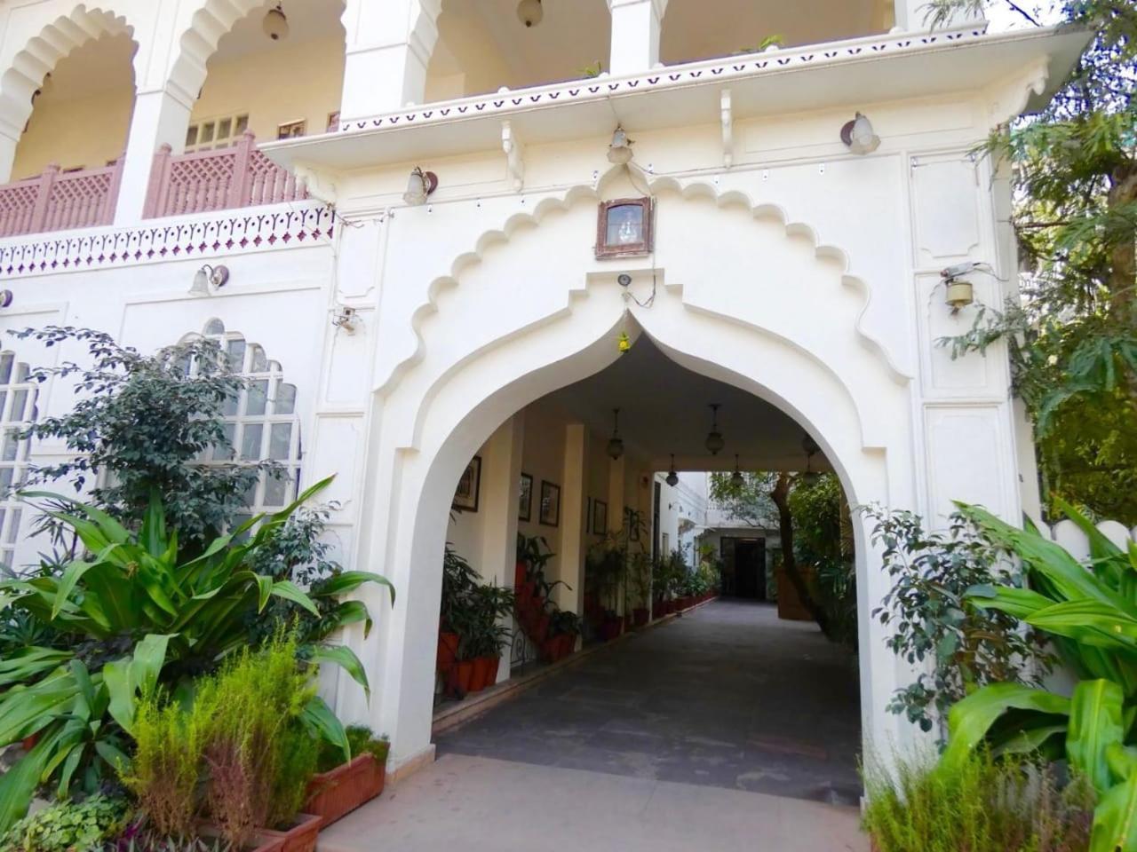 Heritage Khandwa Haveli Hotel Джайпур Екстериор снимка