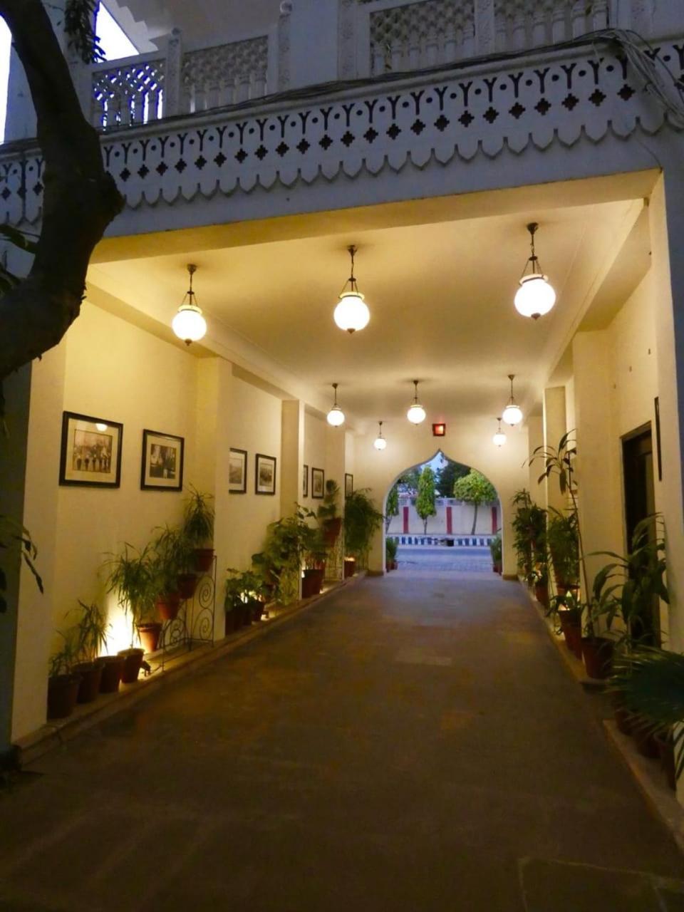 Heritage Khandwa Haveli Hotel Джайпур Екстериор снимка