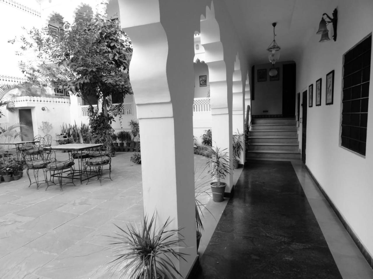 Heritage Khandwa Haveli Hotel Джайпур Екстериор снимка