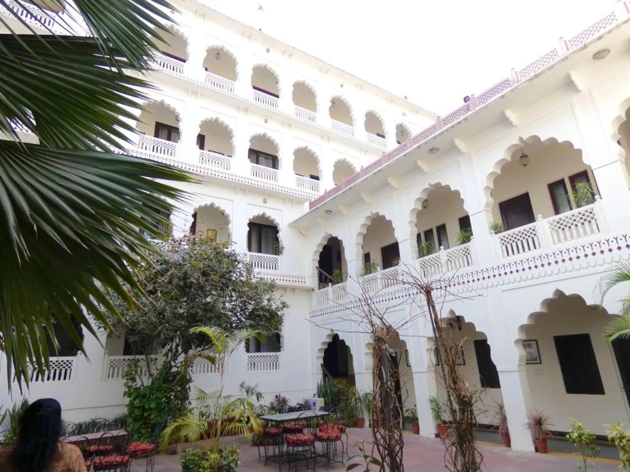 Heritage Khandwa Haveli Hotel Джайпур Екстериор снимка