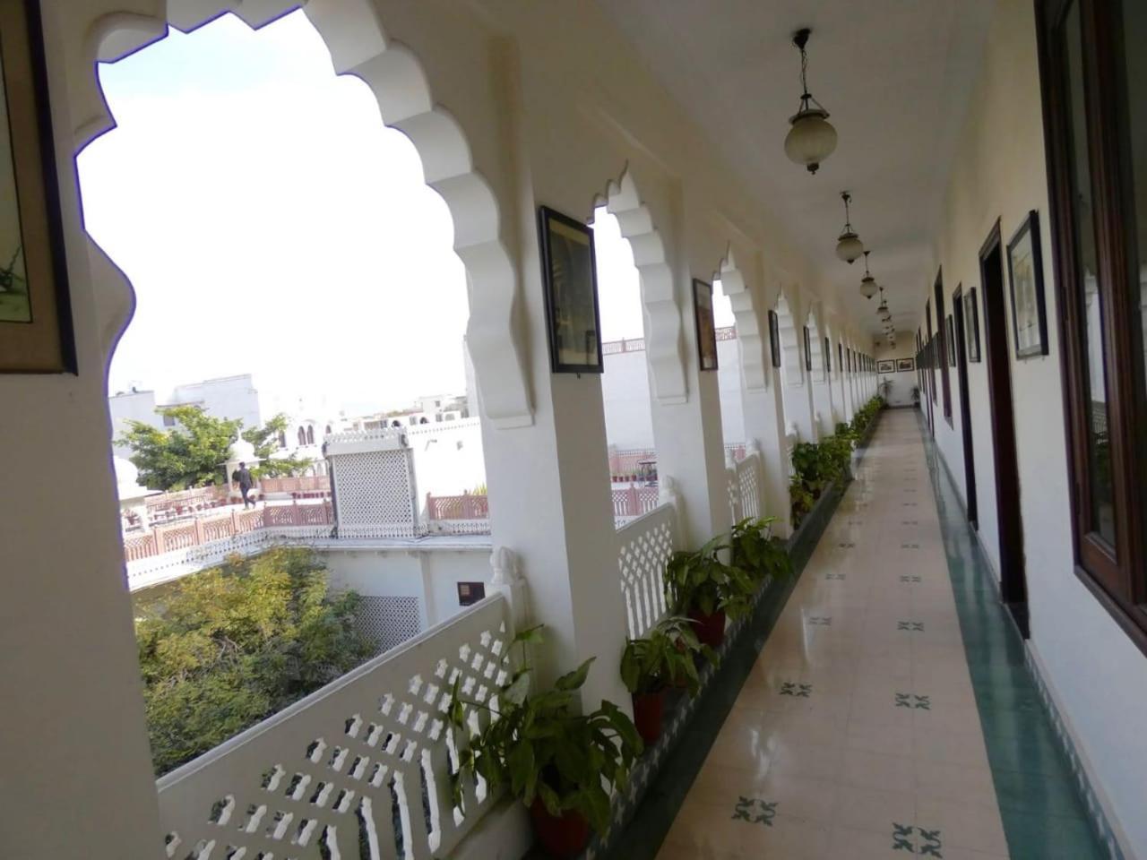 Heritage Khandwa Haveli Hotel Джайпур Екстериор снимка